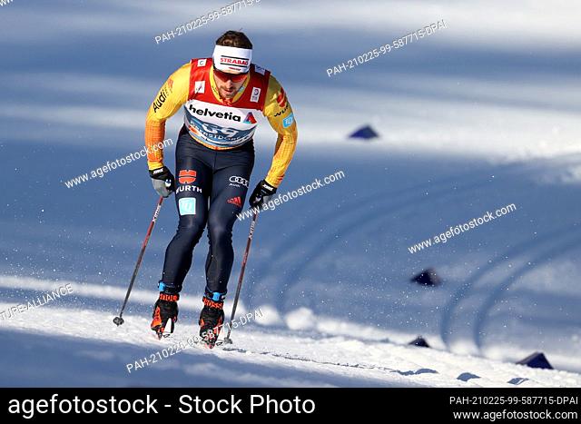 25 February 2021, Bavaria, Oberstdorf: Nordic skiing: World Championships, cross-country, sprint classic, men. Thomas Bing from Germany in action in the...