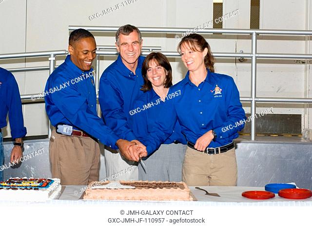 Astronauts B. Alvin Drew Jr. (left), Canadian Space Agency's Dafydd R. (Dave) Williams, Barbara R. Morgan and Tracy E. Caldwell, all STS-118 mission specialists