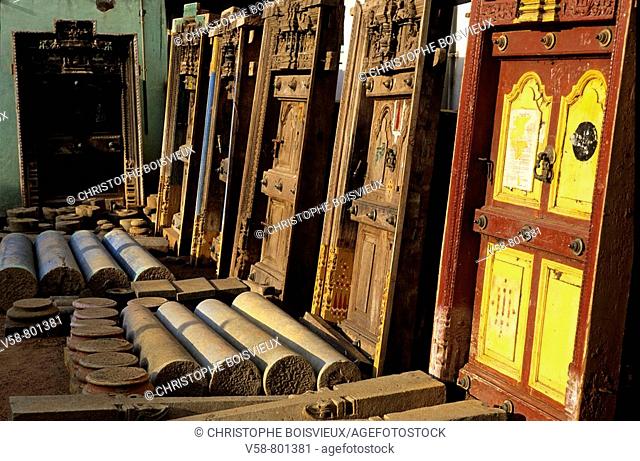 DOORS AND COLUMNS SALVAGED FROM RUINED PALACES, KARAIKUDI, CHETTINAD REGION, TAMIL NADU, INDIA