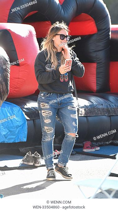 Hilary Duff goes to the Farmers Market in Studio City California Featuring: Hilary Duff Where: Los Angeles, California, United States When: 17 Dec 2017 Credit:...