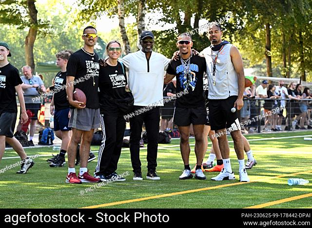 25 June 2023, North Rhine-Westphalia, Cologne: American Football: St. Brown Youth Football Camp. The St. Brown family. Osiris St