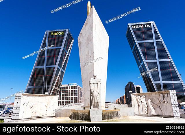 Calvo Sotelo monument, KIO Towers and Caja Madrid Obelisk. The Caja Madrid Obelisk is an obelisk designed by Santiago Calatrava