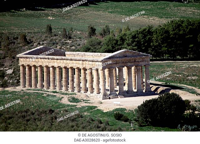 Temple of Segesta, Sicily, Italy. Greek civilisation, 5th century BC