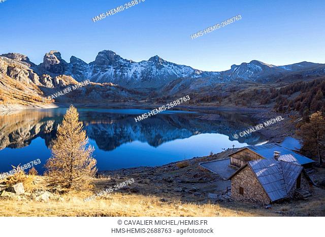 France, Alpes de Haute-Provence, national park of Mercantour, Haut-Verdon, lake of Allos (2226m), ) the lake of Allos (2226m)