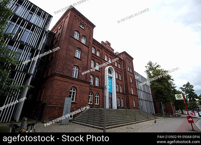 FILED - 25 August 2021, Hamburg: View in the district of Harburg at the entrance of the Technical University Hamburg-Harburg (TUHH)