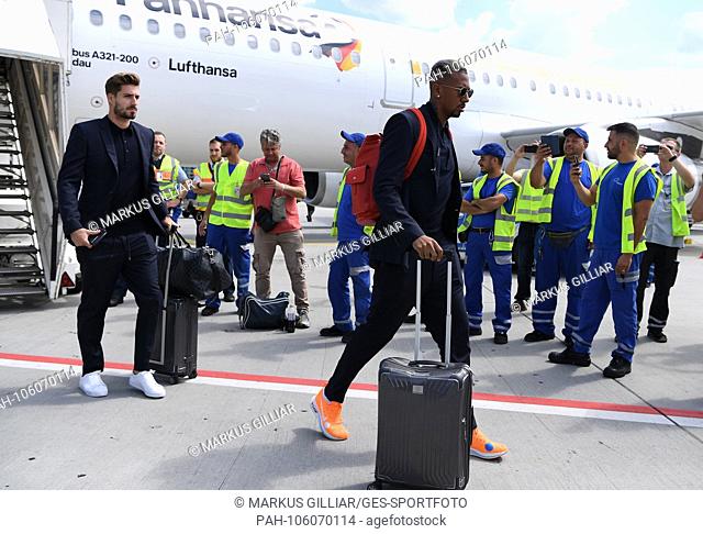Jerome Boateng (Germany) gets off the plane. GES / Football / World Cup 2018 Russia: DFB arrival after World Cup in Frankfurt, 28.06