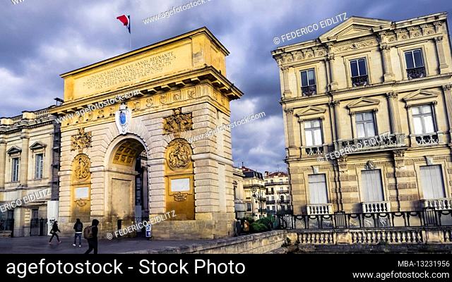 Porte du Peyrou in Montpellier in winter. The building was built until 1692 according to plans by François d'Orbay. Monument historique