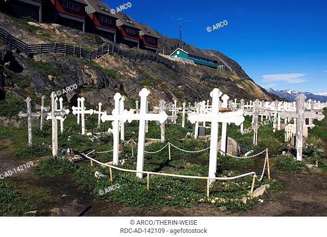 Cemetery Sukkertoppen Greenland Maniitsoq crucifix