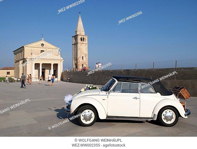 Italy, Province of Venice, Wedding car at Madonna dell'Angelo