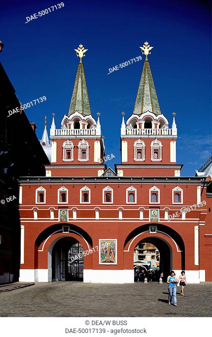 Russia - Moscow. Red Square (UNESCO World Heritage List, 1990). Resurrection Gate (Voskresenskiye Vorota)