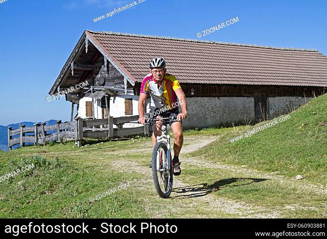 Die Mountainbiketour zum Spitzsteinhaus führt an der idyllischen Nesselbrandalm vorbei