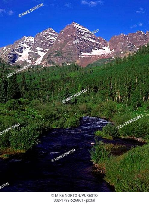 Maroon Bells, Maroon Lake, White River National Forest, Pitkin, Colorado, USA