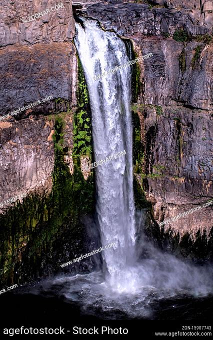 palouse falls state park water falls in washington