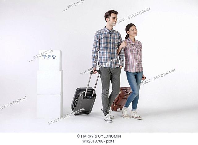 Lifestyle of young couple travelers
