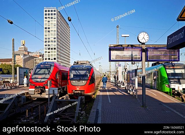 Harenberg City-Center mit Hauptbahnhof, Dortmund, Ruhrgebiet, Nordrhein-Westfalen, Deutschland, Europa