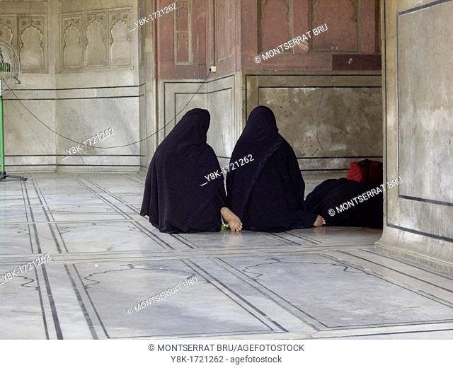 Muslim women praying at Jama Masjid mosque