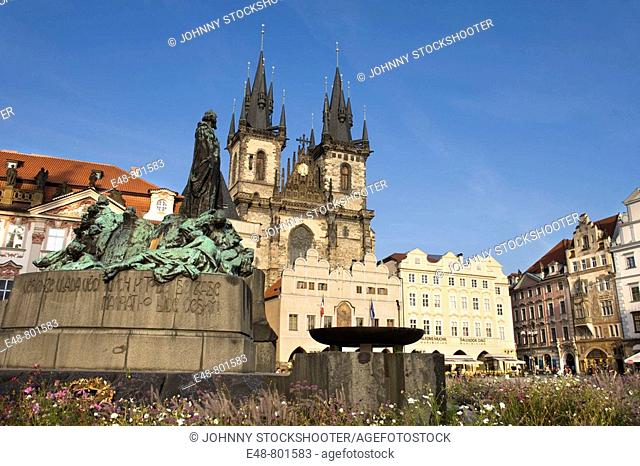 Jan hus statue tyn church old town square staromestske namesti. Prague. Czech Republic