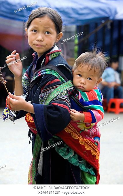 black hmong ethnic girls  Sapa, Lao Cai province, Vietnam