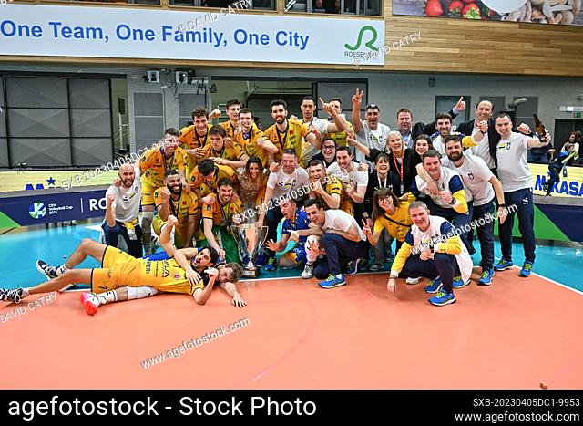 players of Modena pictured celebrating after winning a Volleyball game between Knack Volley Roeselare and Valsa Group Modena