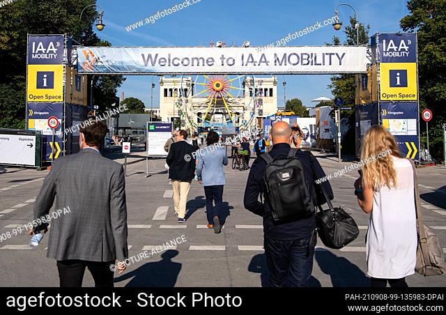 08 September 2021, Bavaria, Munich: Trade fair visitors come to the Open Space at Königsplatz during the International Motor Show (IAA Mobility)