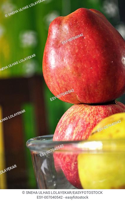 Malus pumila, Apples are arranged in bowl, Poona, Mahshtra, India