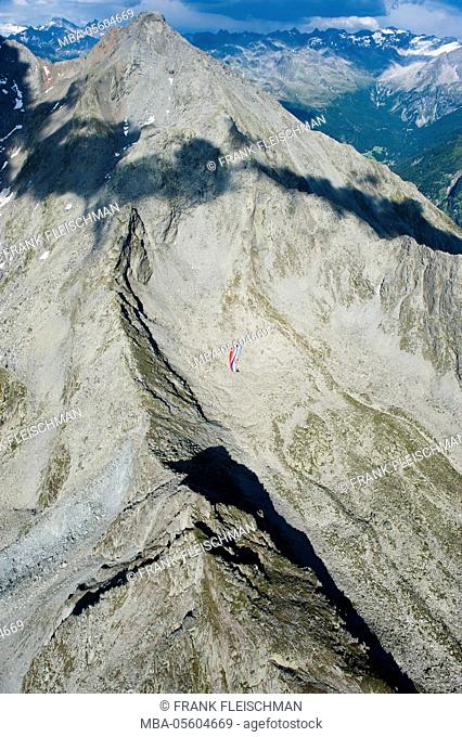 Big Moosstock, paraglider, aerial picture, Ahrntal, high mountains, South Tirol, Italy