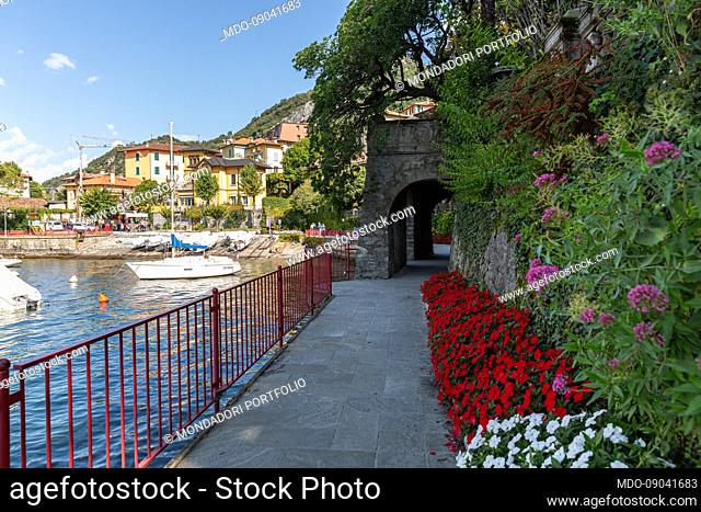 Pedestrian path along the lake, which starts from the Varenna landing stage until reaching the town center and is nicknamed the Lovers' Walk