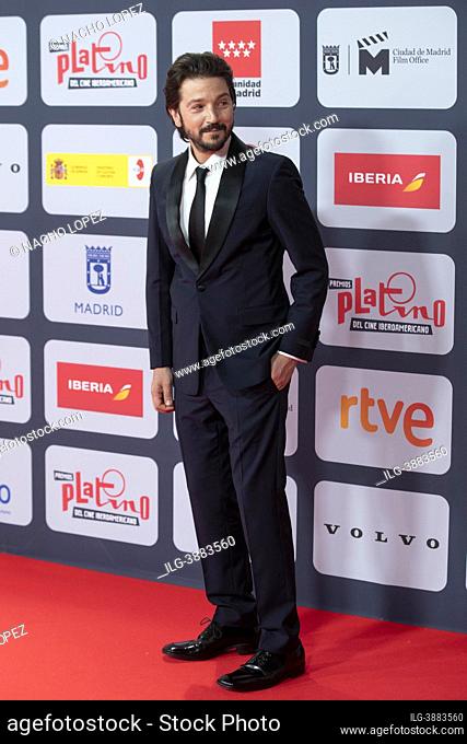 Diego Luna attends to Red Carpet of Platino Awards 2021 photocall on October 3, 2021 in Madrid, Spain