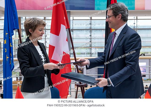 22 May 2019, Saxony, Leipzig: Simonetta Sommaruga, Transport Minister of Switzerland, and Andreas Scheuer (CSU), Federal Transport Minister