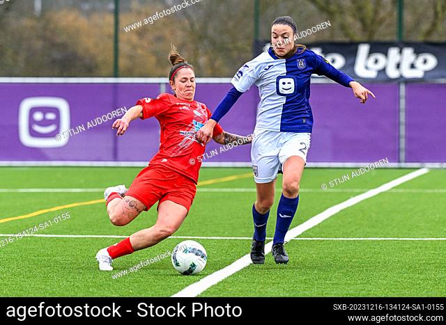 Celine Verdonck (27) of Woluwe and Silke Vanwynsberghe (21) of Anderlecht pictured during a female soccer game between RSC Anderlecht and White Star Woluwe on...
