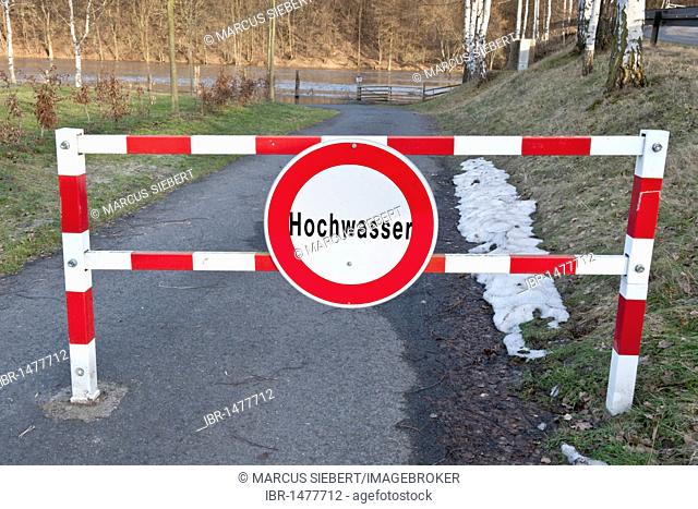 Flood sign on the Fulda river in Guntershausen, North Hesse, Germany, Europe