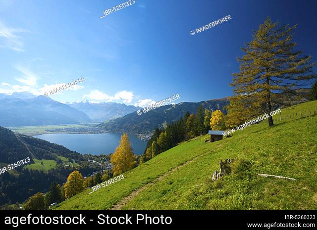 Lake Zell with a view of Thumersbach, Schüttdorf and Hohe Tauern, Pinzgau in Salzburger Land, Austria, Europe