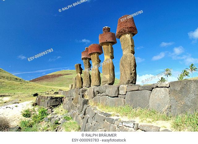 Sieben Moai