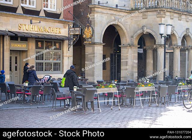 Empty outdoor spaces in a restaurant on Prinzipalmarkt, inner city, feature, general, marginal motif, public life on March 17th, 2020 in Muenster / Germany