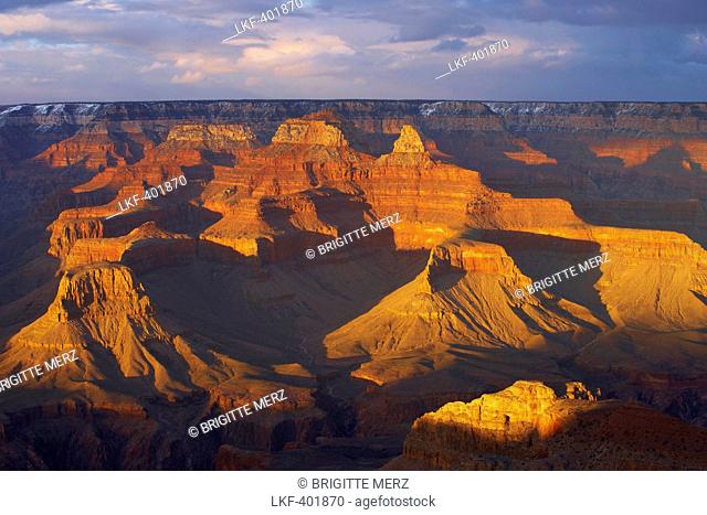 View from Mather Point across the Grand Canyon in the evening light, South Rim, Grand Canyon National Park, Arizona, USA, America