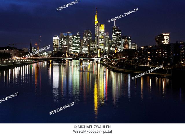 Germany, Hesse, Frankfurt am Main, financial district, Ignatz-Bubis-Bridge, skyline at night