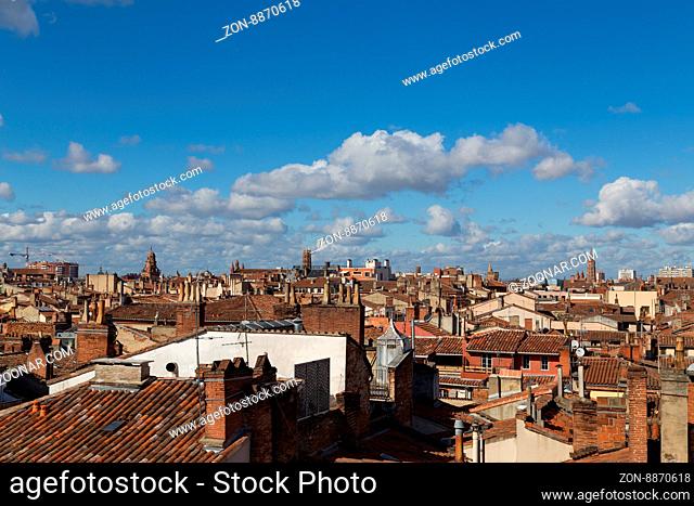 Photograph of the rooftops of the French cityToulouse