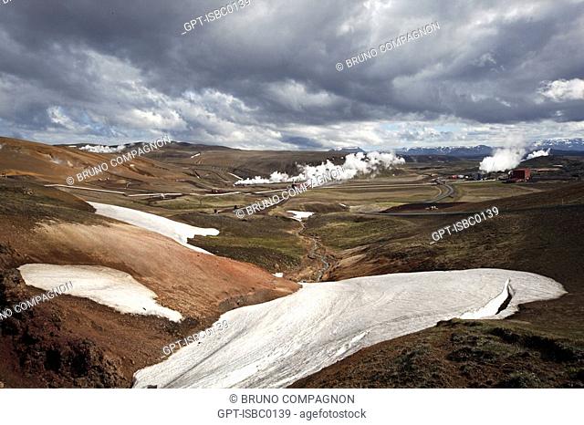 GEOTHERMAL ENERGY PLANT, GEOTHERMAL ZONE OF NAMAFJALL WITH COLORFUL VOLCANIC DEPOSITS, A VERITABLE MAZE OF SOLFATARA AND BOILING MUD SPRINGS