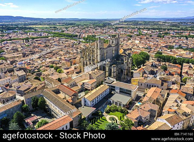 Aerial view, drone photo of the historic old town of Narbonne with the cathedral Saint-Just et Saint-Pasteur, Cité Ouest, Narbonne, Département Aude, Occitanie
