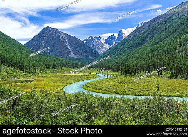 The valley of the Shavla river between the Shavlinsky lakes and the confluence of the river Eshtykol. August. Altai Mountains, Siberia, Russia