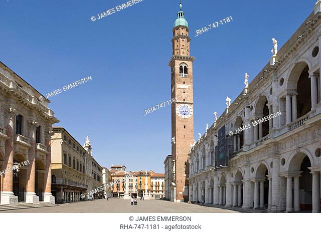 The Piazza dei Signori and the 16th century Basilica Palladiana, Vicenza, Veneto, Italy, Europe