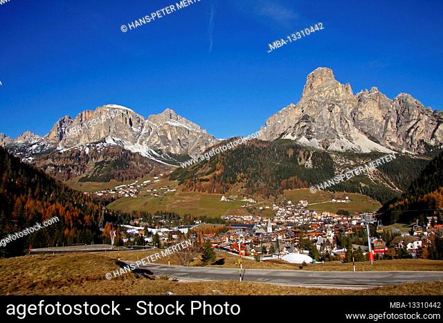Kurfar and Kolfuschg under the Cir peaks, Trentino, Alto Adige, South Tyrol, Dolomites, Italy