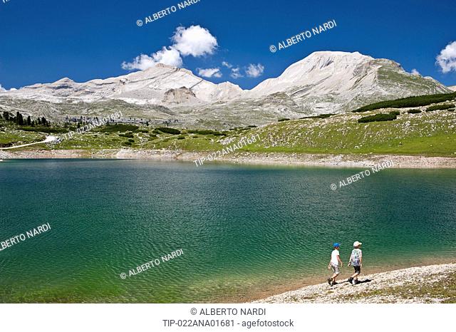 Italy, Trentino Alto Adige, Fanes Senes Braies Natural Park, Limo Alpine Lake