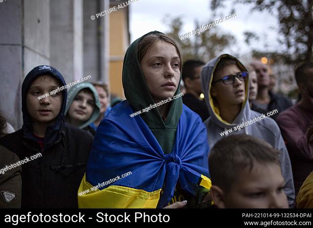 14 October 2022, Greece, Athen: Ukrainians living in Greece take part in a demonstration as part of the global campaign ""#DefendingUkraine"" dedicated to the...