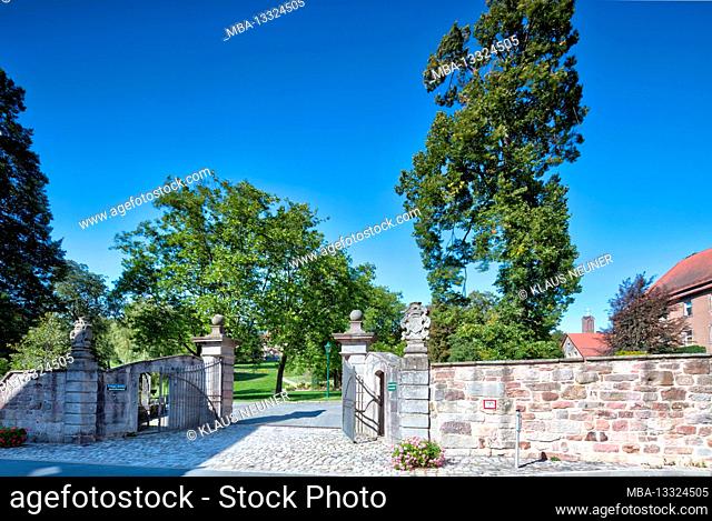 Driveway, gate, castle grounds, green area, garden, Gersfeld, Fulda district, Hesse, Germany, Europe