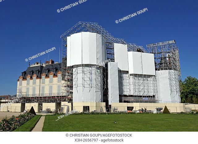 Castle of Rambouillet under repair, Department of Yvelines, Region of Ile-de-France, France, Europe