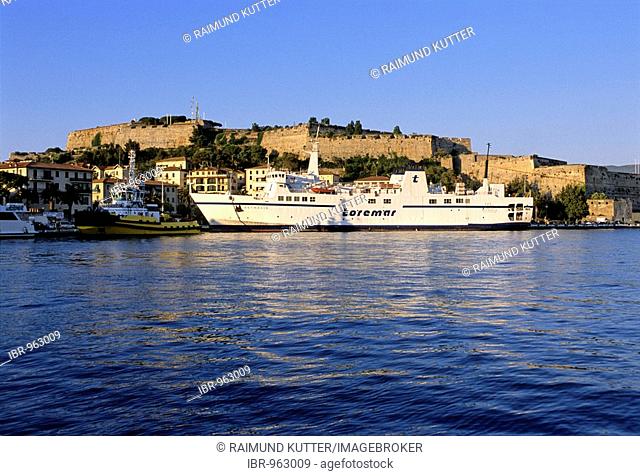 Ferry harbour, Fortezze Medicee, Forte Falcone, Portoferraio, Elba Island, Livorno Province, Tuscany, Italy, Europe