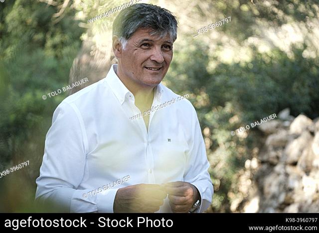 Toni Nadal, (Manacor, February 22, 1961) Spanish coach and physical trainer of tennis coach from the beginning of his career until 2017, by Rafael Nadal