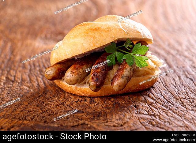 nuremberg sausages in a bun