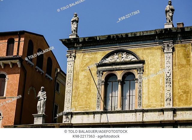 Loggia del Consiglio, - lògia per Frey Giocondo-, Piazza dei Signori, tambien conocida como Piazza Dante, Verona, World Heritage, Veneto, Italy